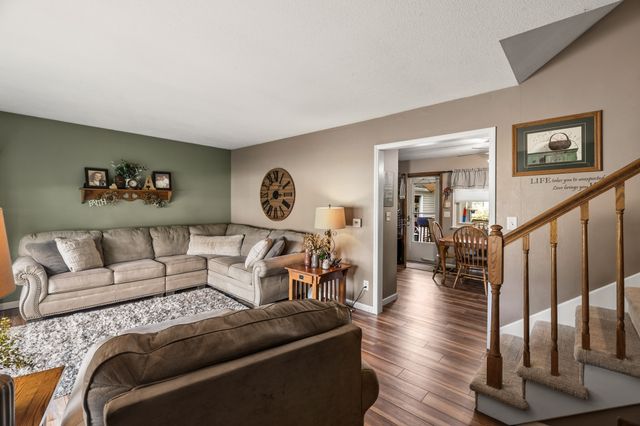 4913 Ash Drive, Pleasant Hill, IA 50327