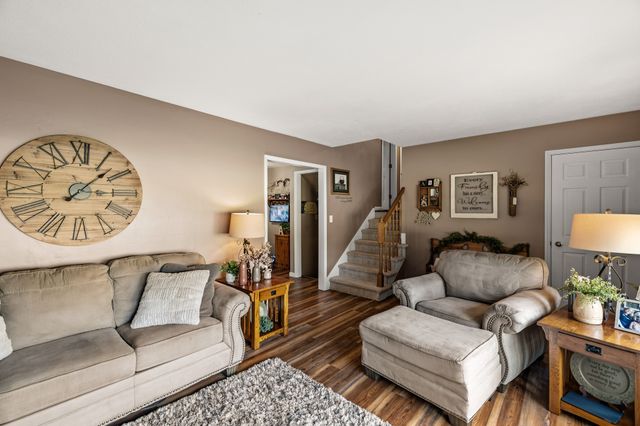 4913 Ash Drive, Pleasant Hill, IA 50327