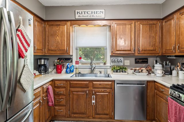 4913 Ash Drive, Pleasant Hill, IA 50327