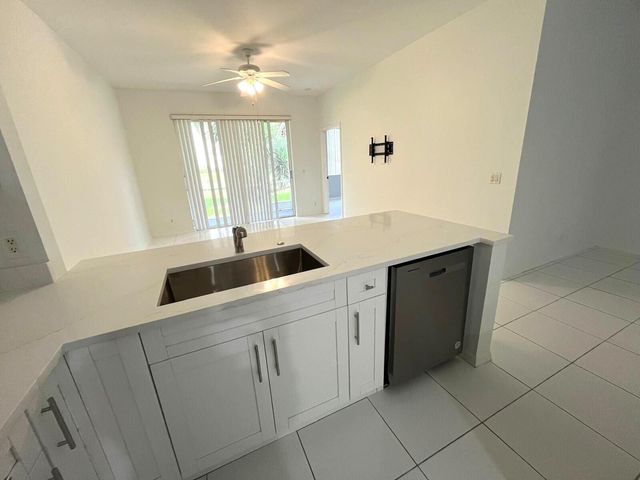 3166 VIA POINCIANA 2, Lake Worth, FL 33467