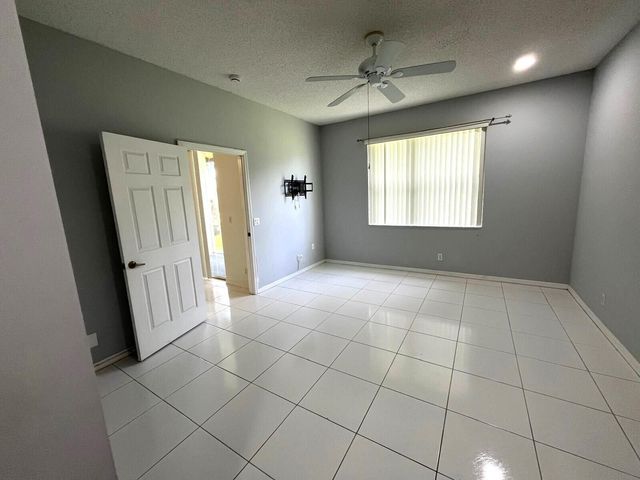 3166 VIA POINCIANA 2, Lake Worth, FL 33467