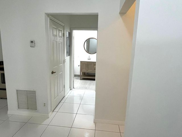 3166 VIA POINCIANA 2, Lake Worth, FL 33467