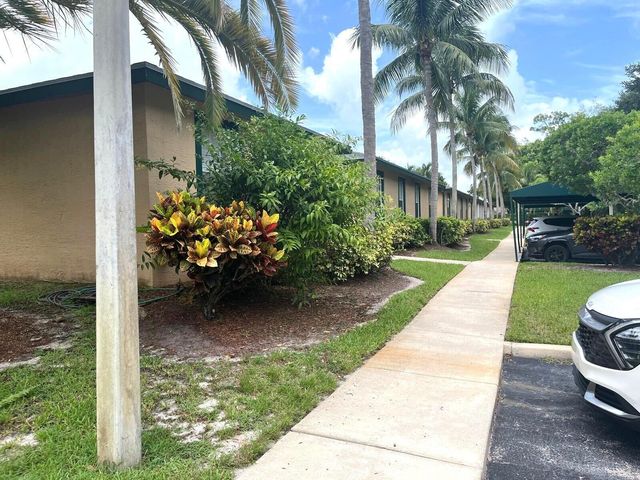 3166 VIA POINCIANA 2, Lake Worth, FL 33467