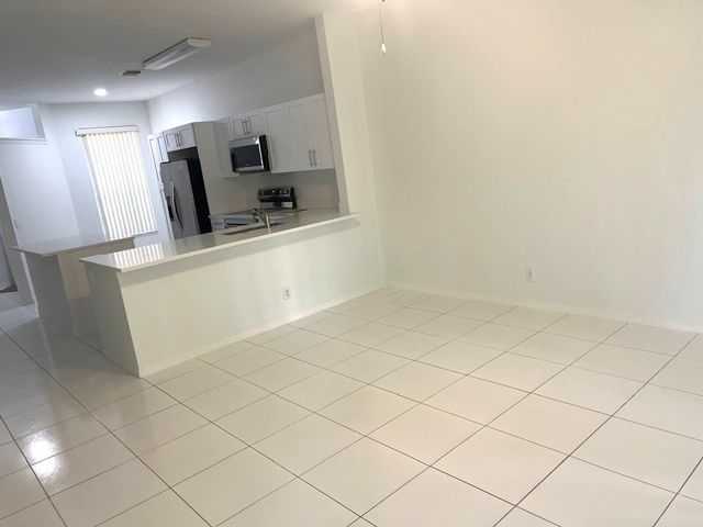 3166 VIA POINCIANA 2, Lake Worth, FL 33467