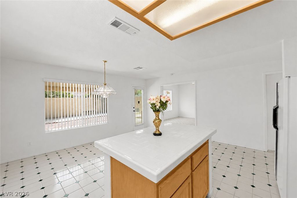 9609 Rancho Palmas Drive, Las Vegas, NV 89117 — photo 5