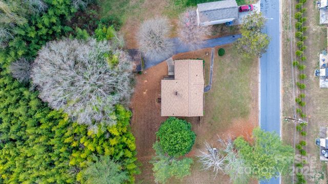 1902 19th Avenue NE, Hickory, NC 28601