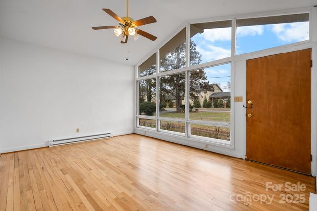 1902 19th Avenue NE, Hickory, NC 28601