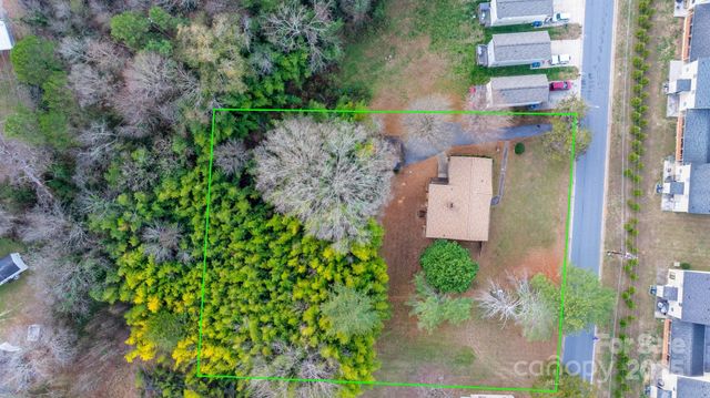 1902 19th Avenue NE, Hickory, NC 28601