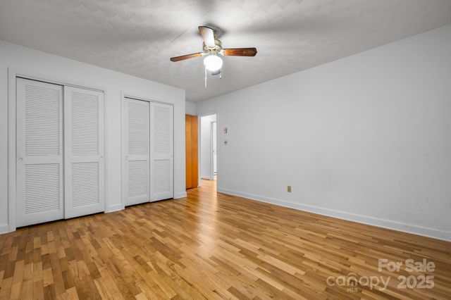 1902 19th Avenue NE, Hickory, NC 28601