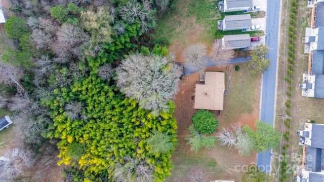 1902 19th Avenue NE, Hickory, NC 28601