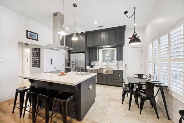 5100 Jaeger RD, Burton, TX 77835