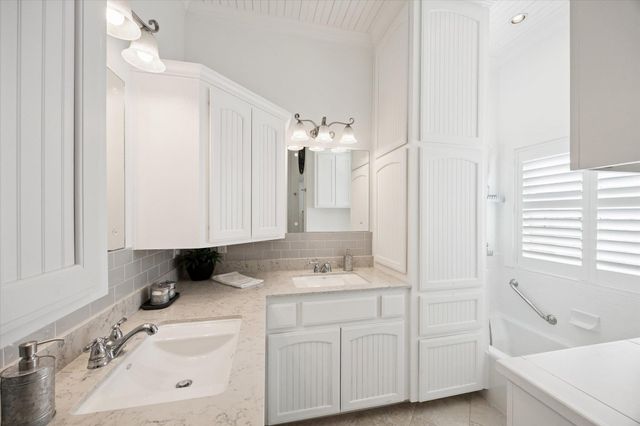 5100 Jaeger RD, Burton, TX 77835