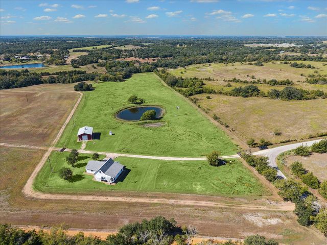 5100 Jaeger RD, Burton, TX 77835