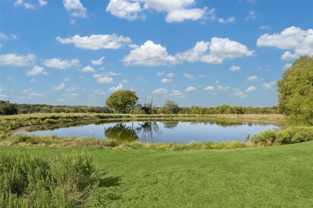 5100 Jaeger RD, Burton, TX 77835