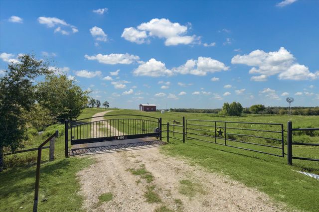 5100 Jaeger RD, Burton, TX 77835