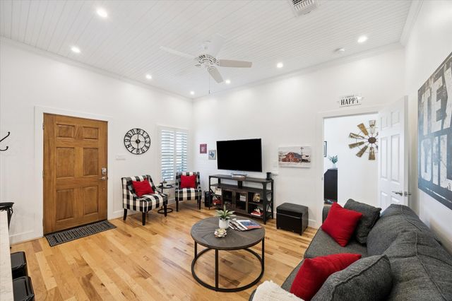 5100 Jaeger RD, Burton, TX 77835