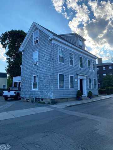 35 State 1, Marblehead, MA 01945