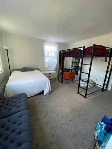 35 State 1, Marblehead, MA 01945