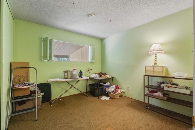 1637 Oak Hill, Escondido, CA 92027