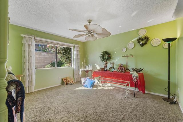 1637 Oak Hill, Escondido, CA 92027