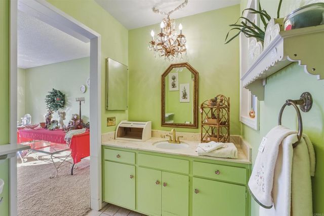 1637 Oak Hill, Escondido, CA 92027