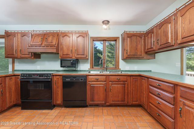 4580 N Smith Road, Dimondale, MI 48821