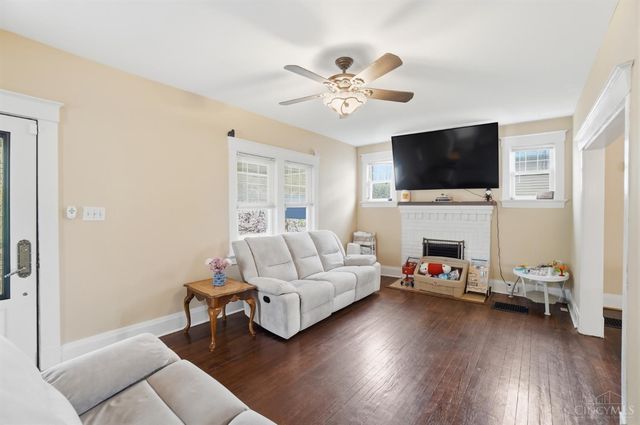 37 Hereford Street, Cincinnati, OH 45216