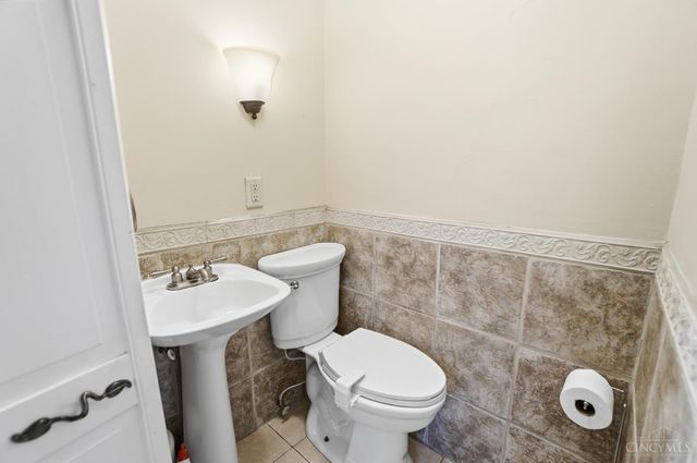 37 Hereford Street, Cincinnati, OH 45216