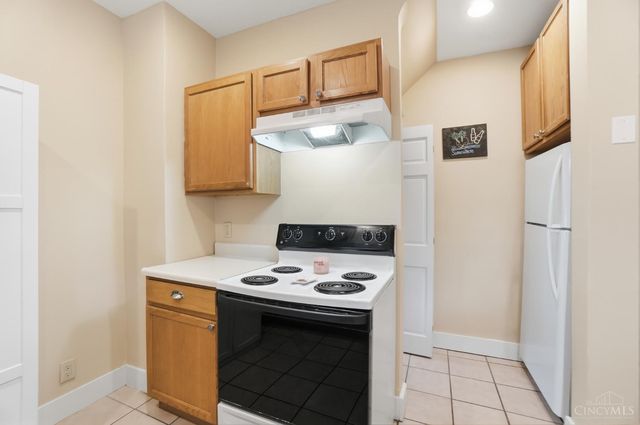 37 Hereford Street, Cincinnati, OH 45216