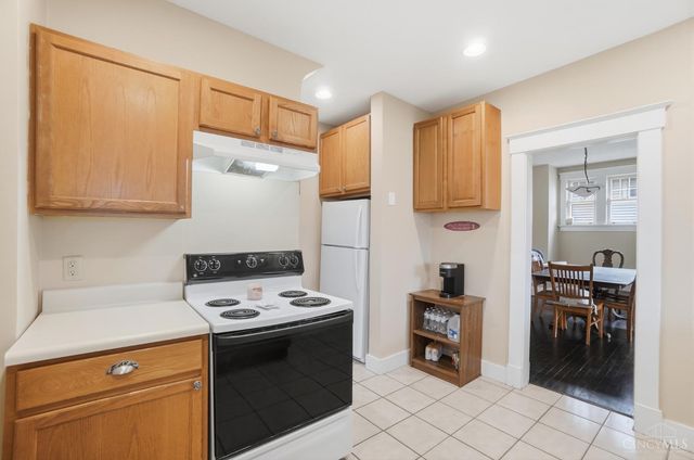 37 Hereford Street, Cincinnati, OH 45216