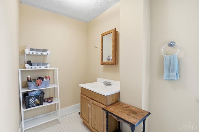 37 Hereford Street, Cincinnati, OH 45216