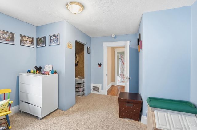 37 Hereford Street, Cincinnati, OH 45216