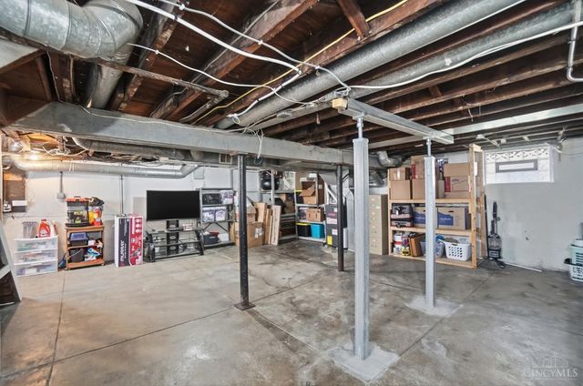 37 Hereford Street, Cincinnati, OH 45216