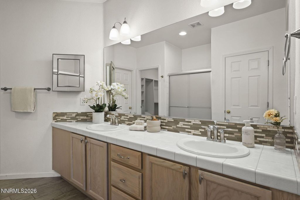 Image 11 of property listing at 1425 Teal Drive, Carson City, NV 89701