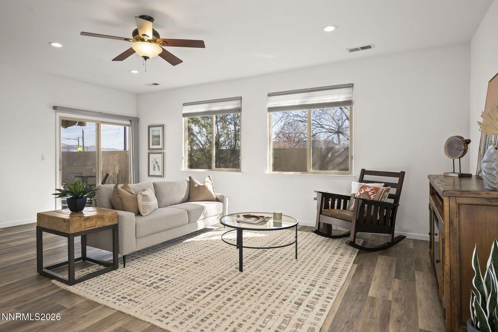 Image 7 of property listing at 1425 Teal Drive, Carson City, NV 89701