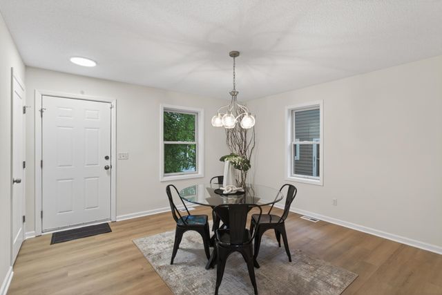 2210 Irving Avenue N, Minneapolis, MN 55411