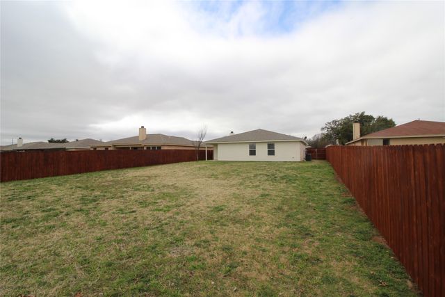 856 Mccully Street, White Settlement, TX 76108