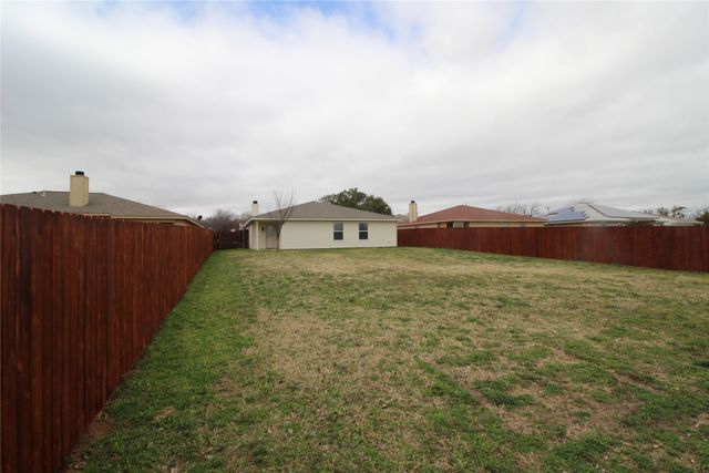 856 Mccully Street, White Settlement, TX 76108