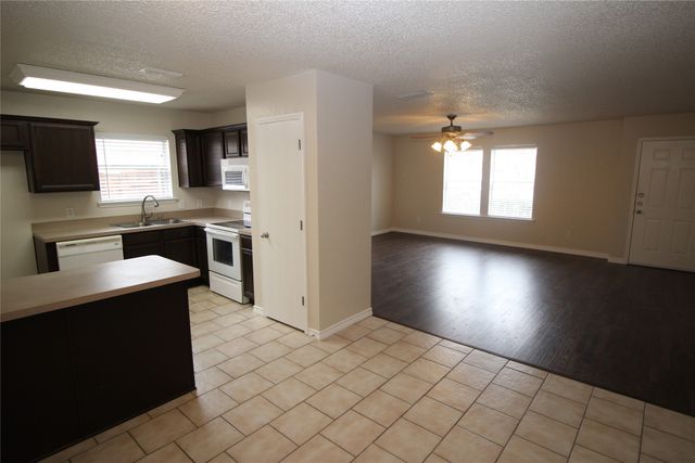 856 Mccully Street, White Settlement, TX 76108