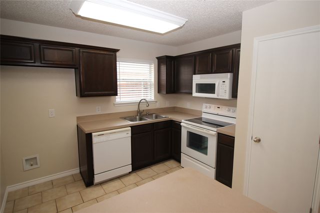 856 Mccully Street, White Settlement, TX 76108