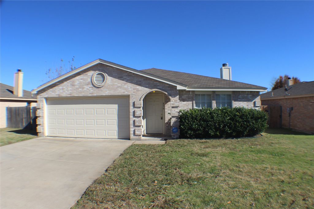 856 Mccully Street, White Settlement, TX 76108