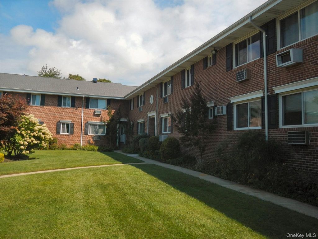 200 Merrick Road H, Amityville, NY 11701 — photo 3