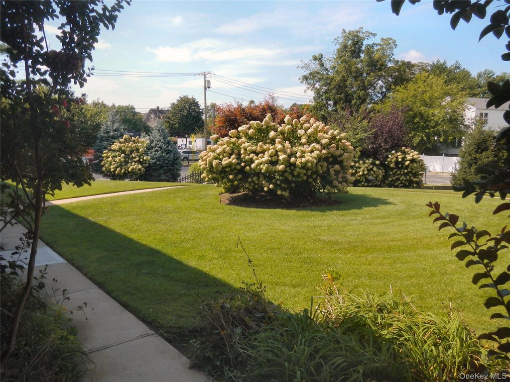 200 Merrick Road H, Amityville, NY 11701 — photo 4