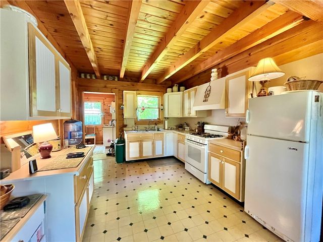 7560 North Huron Road, Huron, NY 14590
