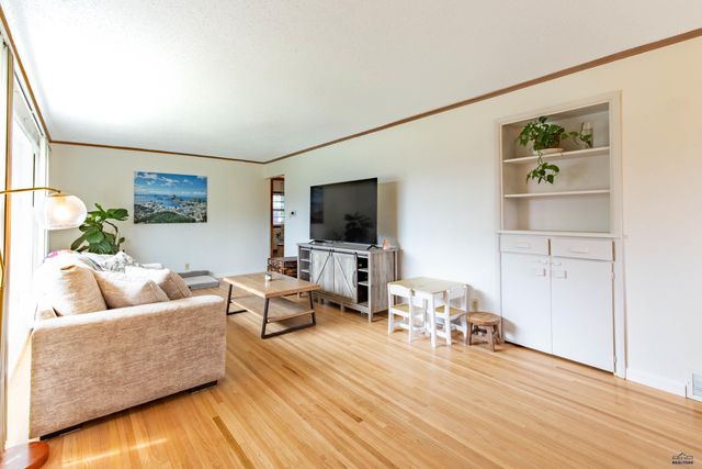 1627 38TH, Rapid City, SD 57702