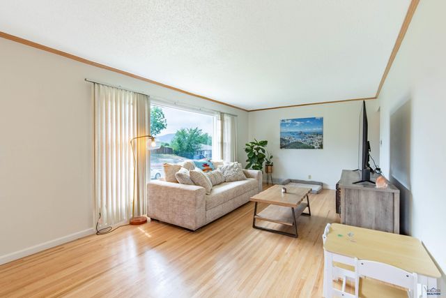 1627 38TH, Rapid City, SD 57702