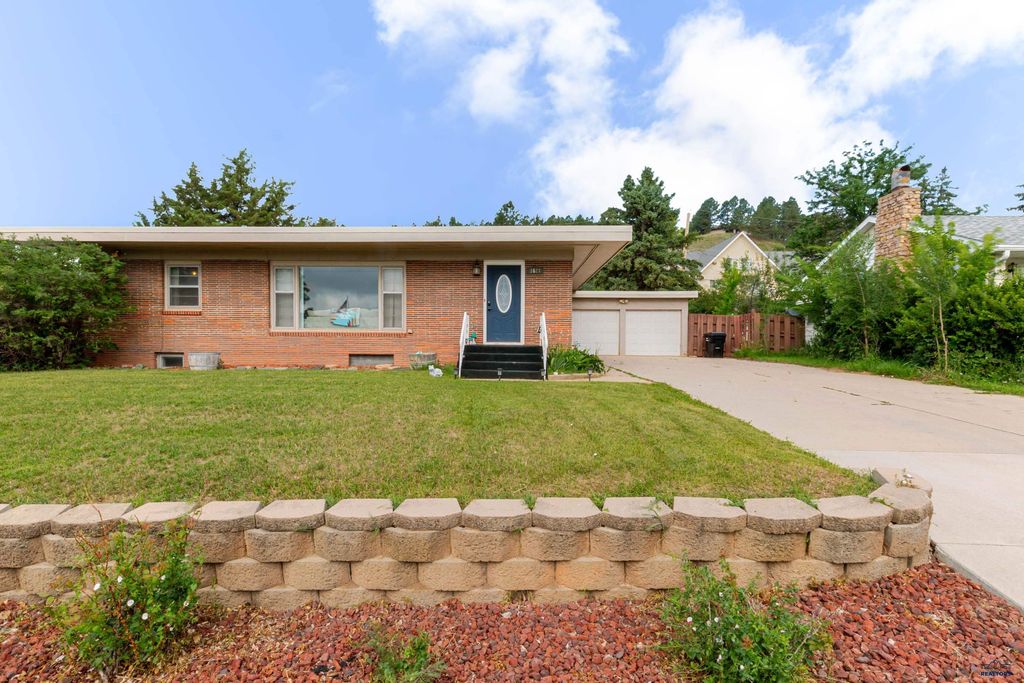 1627 38TH, Rapid City, SD 57702