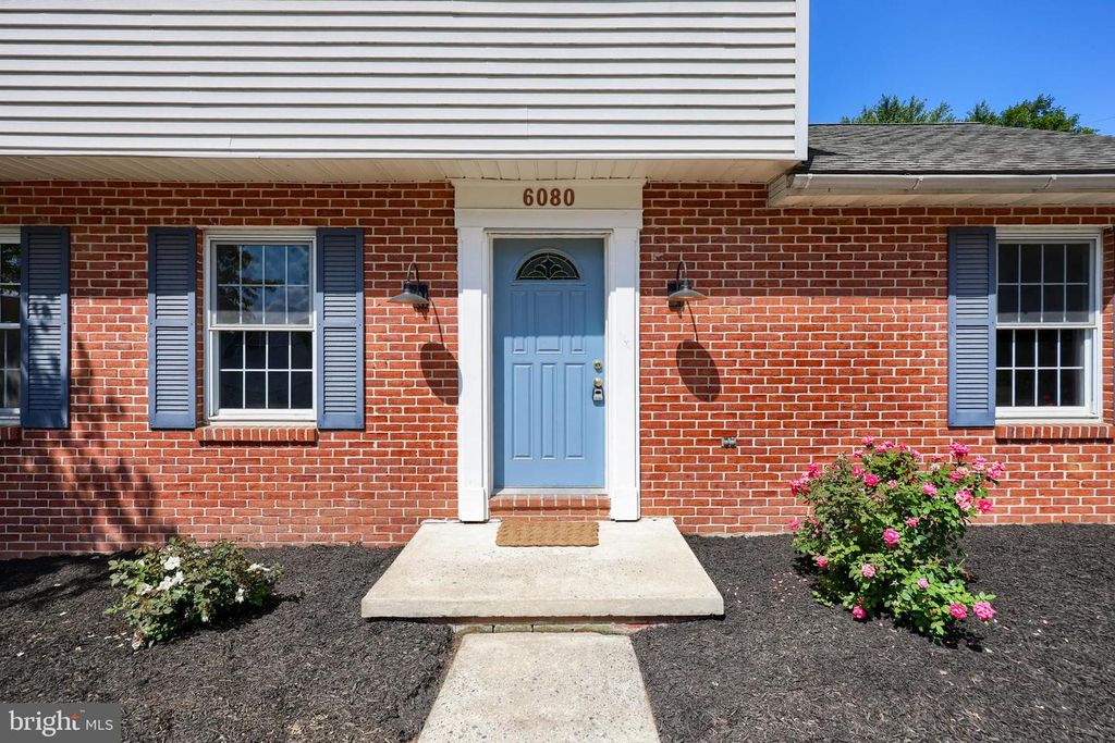 6080 PARKRIDGE DR, East Petersburg, PA 17520