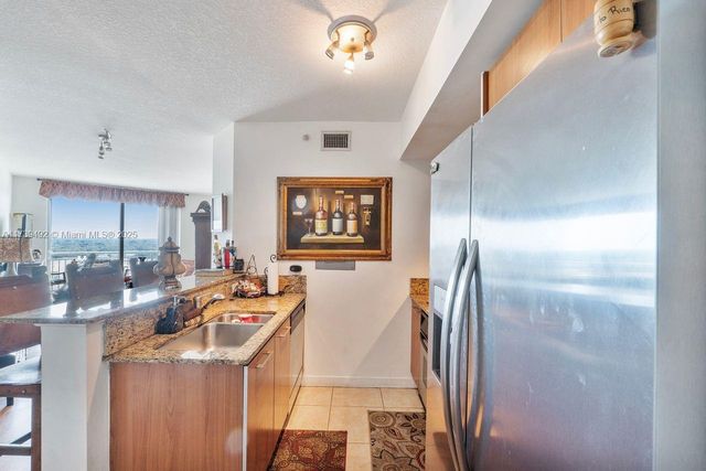 9055 SW 73rd Ct 903, Miami, FL 33156