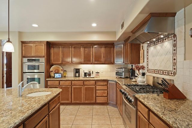 17700 N Kennison Ln, Lodi, CA 95240